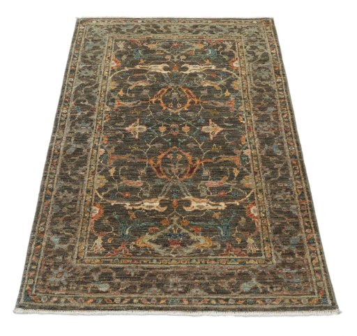 Surface texture of New Farahan rug with natural Wool and intricate pattern