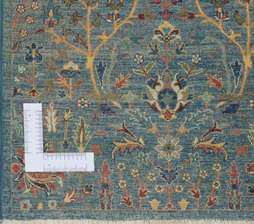 Corner detail of New Haj-jalili rug showing border pattern and Wool pile