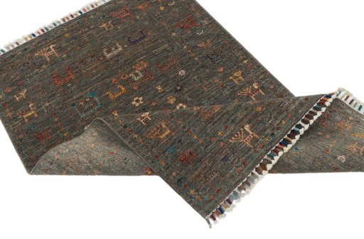 Central medallion detail of New Samarkand rug from Pakistan