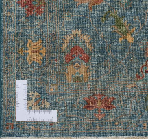Corner detail of New Farahan rug showing border pattern and Wool pile