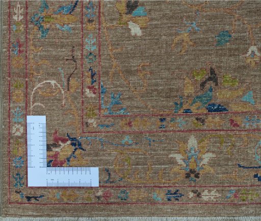 Corner detail of New Farahan rug showing border pattern and Wool pile