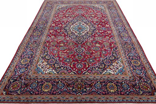 Surface texture of New Kashan rug with natural Wool and intricate pattern