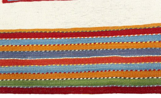 Central medallion detail of New Kilim Sofre rug from Turkey