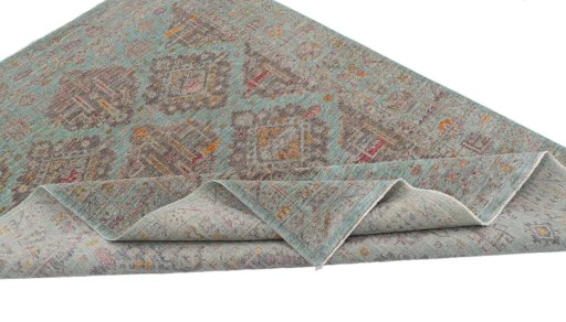 Central medallion detail of New Farahan rug from Pakistan