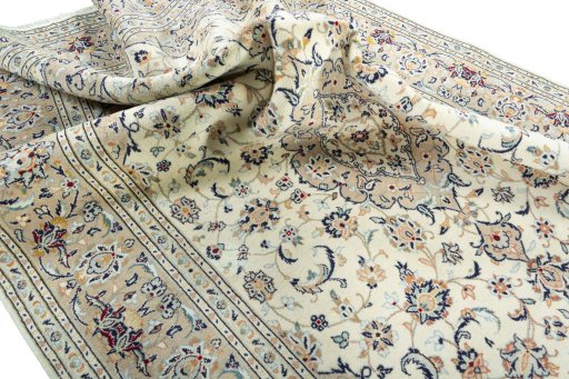 Surface texture of New Kashan rug with natural Wool and intricate pattern