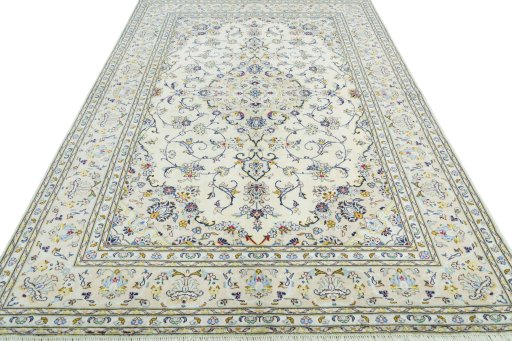 Surface texture of New Kashan rug with natural Wool and intricate pattern