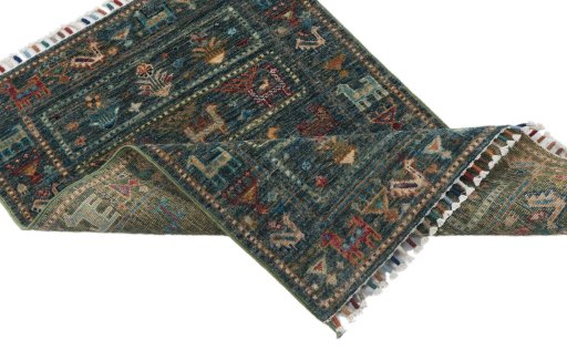 Central medallion detail of New Samarkand rug from Pakistan