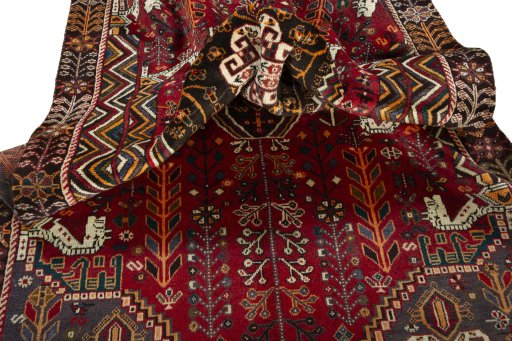Close-up detail of 2000s Shiraz rug from Iran / Persia showing Wool weave