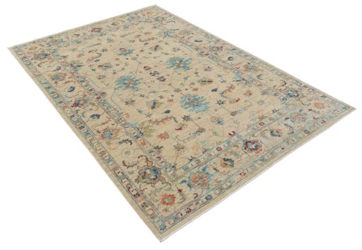 Corner detail of New Farahan rug showing border pattern and Wool pile