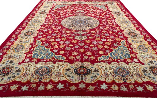 Surface texture of 2000s Kashan rug with natural Wool and intricate pattern