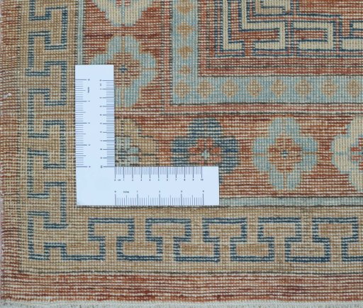 Corner detail of New Farahan rug showing border pattern and Wool pile