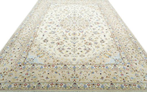 Surface texture of New Kashan rug with natural Wool and intricate pattern