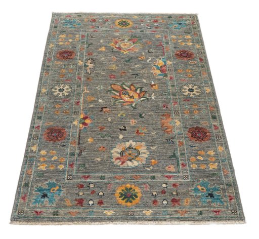 Surface texture of New Farahan rug with natural Wool and intricate pattern