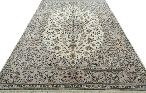 Surface texture of 2000s Kashan rug with natural Wool and intricate pattern