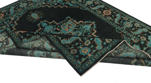 Central medallion detail of New Farahan rug from Pakistan