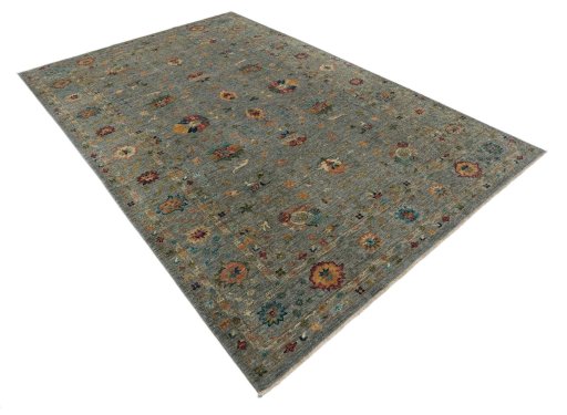 Corner detail of New Farahan rug showing border pattern and Wool pile
