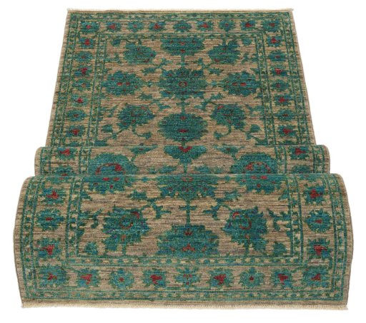 Central medallion detail of New Farahan rug from Pakistan