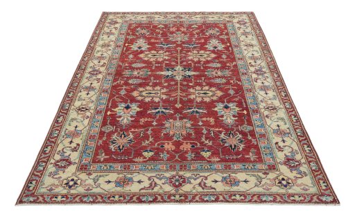 Surface texture of New Farahan rug with natural Wool and intricate pattern