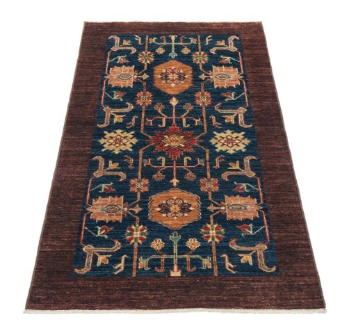Surface texture of New Farahan rug with natural Wool and intricate pattern