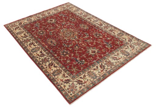 Corner detail of New Farahan rug showing border pattern and Wool pile