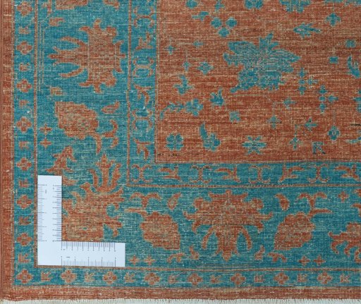 Corner detail of New Farahan rug showing border pattern and Wool pile