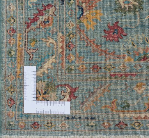 Corner detail of New Farahan rug showing border pattern and Wool pile