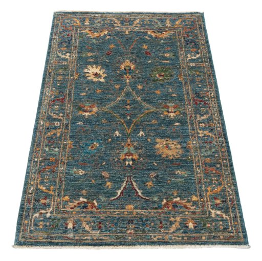 Surface texture of New Farahan rug with natural Wool and intricate pattern