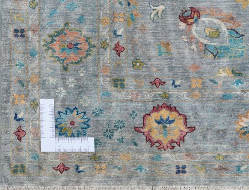 Corner detail of New Farahan rug showing border pattern and Wool pile