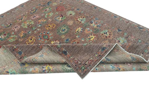 Central medallion detail of New Farahan rug from Pakistan