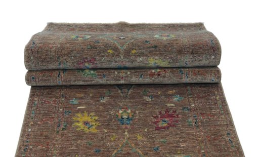Central medallion detail of New Farahan rug from Pakistan