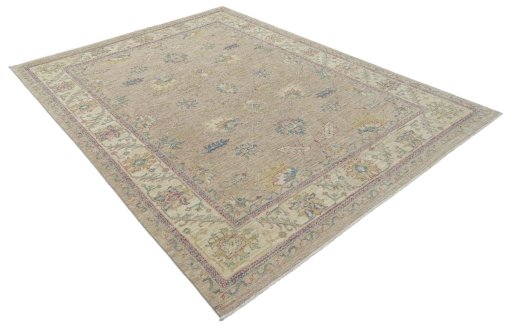 Corner detail of New Farahan rug showing border pattern and Wool pile