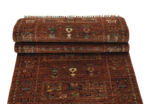 Central medallion detail of New Samarkand rug from Pakistan