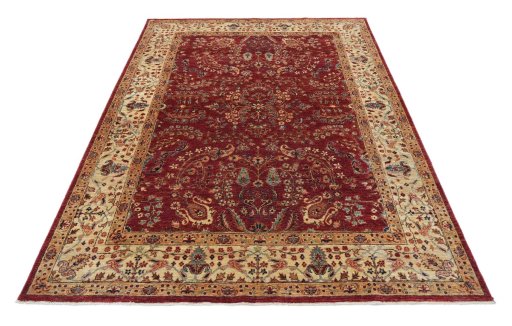 Surface texture of New Farahan rug with natural Wool and intricate pattern