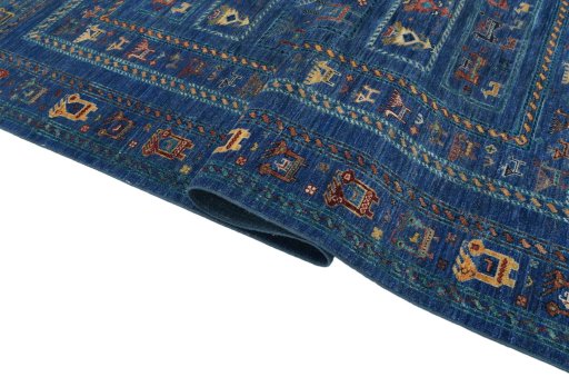 Close-up detail of New Samarkand rug from Pakistan showing Wool weave