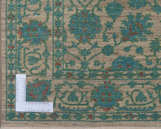 Corner detail of New Farahan rug showing border pattern and Wool pile
