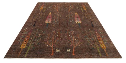 Surface texture of New Farahan rug with natural Wool and intricate pattern