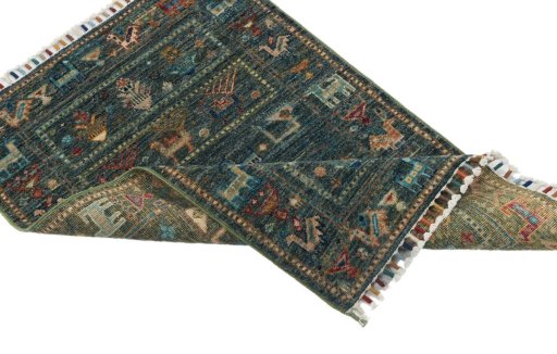 Central medallion detail of New Samarkand rug from Pakistan