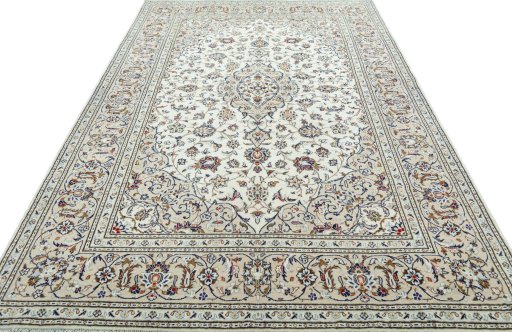 Surface texture of 2000s Kashan rug with natural Wool and intricate pattern