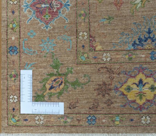 Corner detail of New Farahan rug showing border pattern and Wool pile