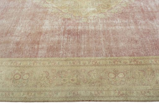 Corner detail of 1950s Vintage rug showing border pattern and Wool pile