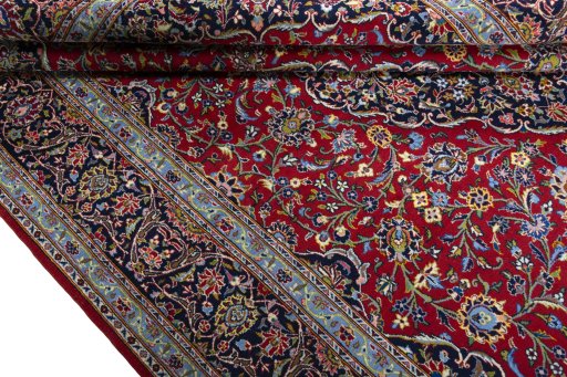 Close-up detail of New Kashan rug from Iran / Persia showing Cork weave