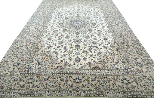 Surface texture of 2000s Kashan rug with natural Wool and intricate pattern