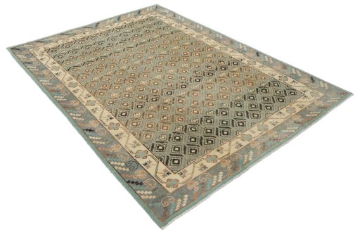 Corner detail of New Farahan rug showing border pattern and Wool pile