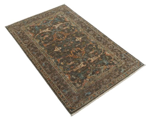 Corner detail of New Farahan rug showing border pattern and Wool pile