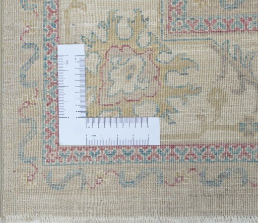 Corner detail of New Farahan rug showing border pattern and Wool pile