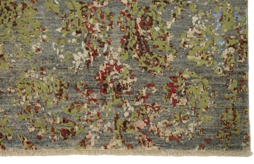 Surface texture of New Mahli rug with natural Wool and intricate pattern
