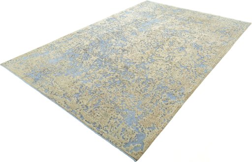 Corner detail of 1950s Vintage rug showing border pattern and Wool pile