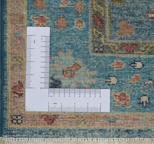 Corner detail of New Farahan rug showing border pattern and Wool pile