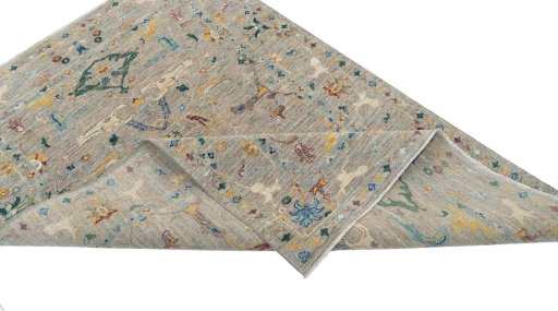 Central medallion detail of New Farahan rug from Pakistan