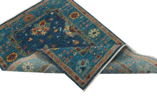 Central medallion detail of New Farahan rug from Pakistan